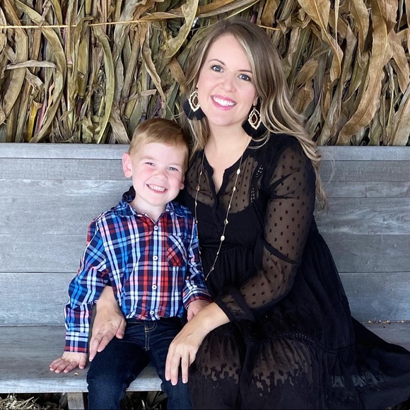 Meet your posher Cassandra!!! - Picture 2 of 3